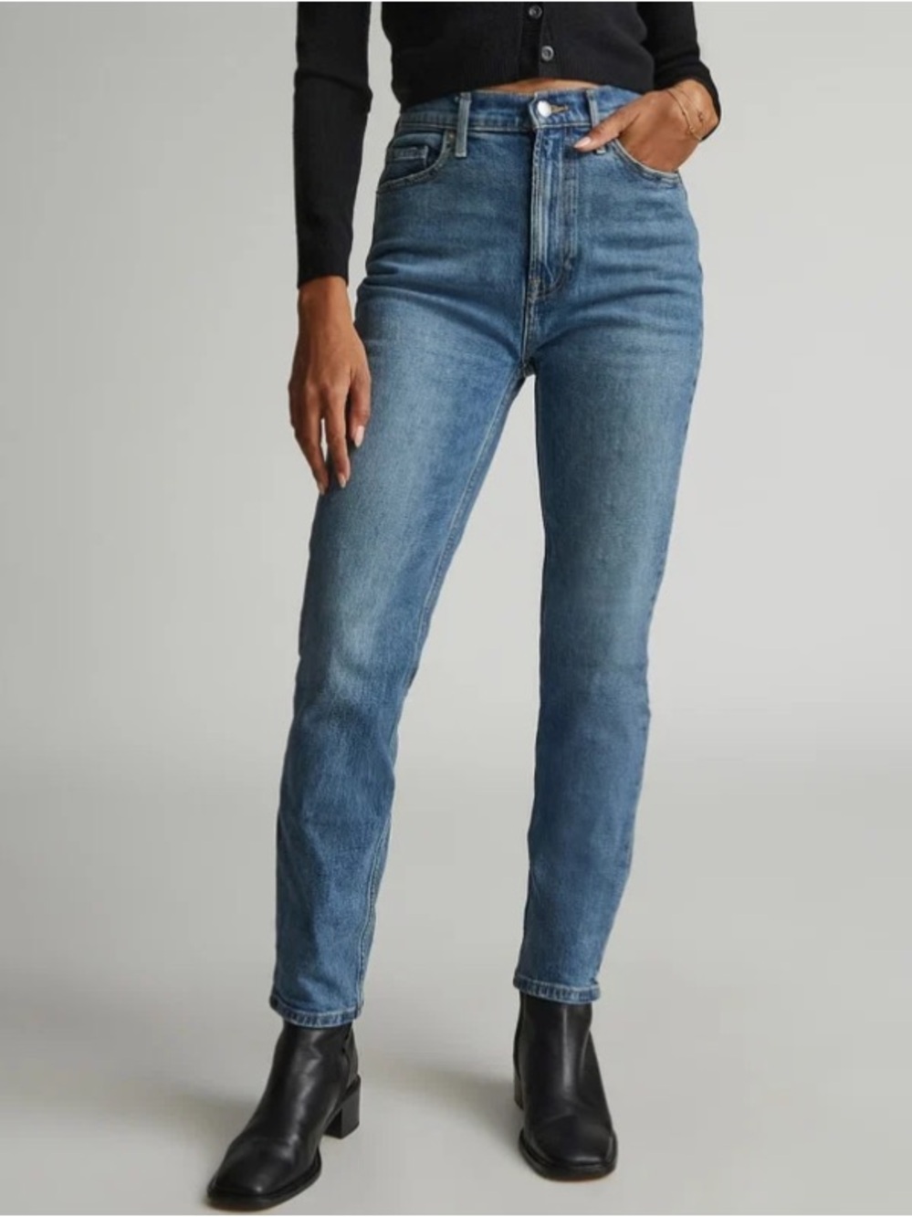 Everlane - The Original Cheeky Jean in Worn-In Mid Blue